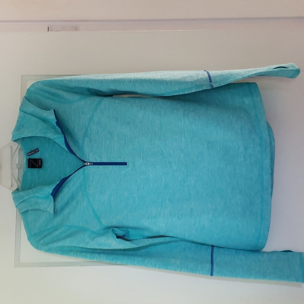 Zella half zip hooded pullover Size M